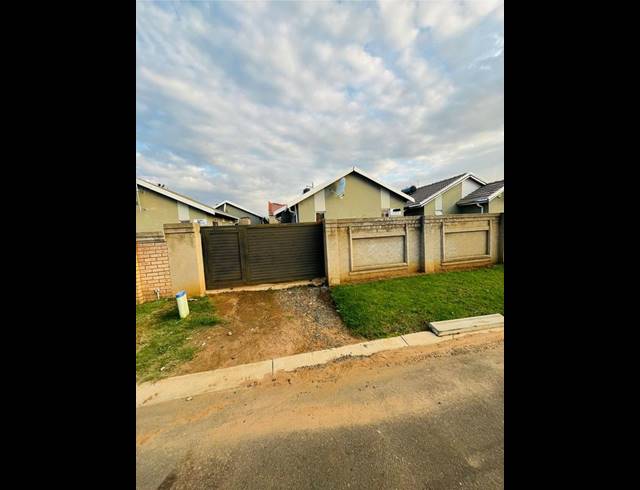 2 BEDROOM HOUSE FOR SALE IN WINDMILL PARK